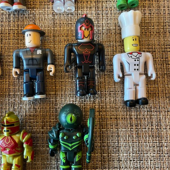 Roblox Figurines * Set of 20 * Toys * Figures * EUC * Poseable - Picture 6 of 8